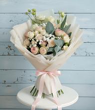 Букет цветов из:  Розы и Лизиантусы в Красносельское