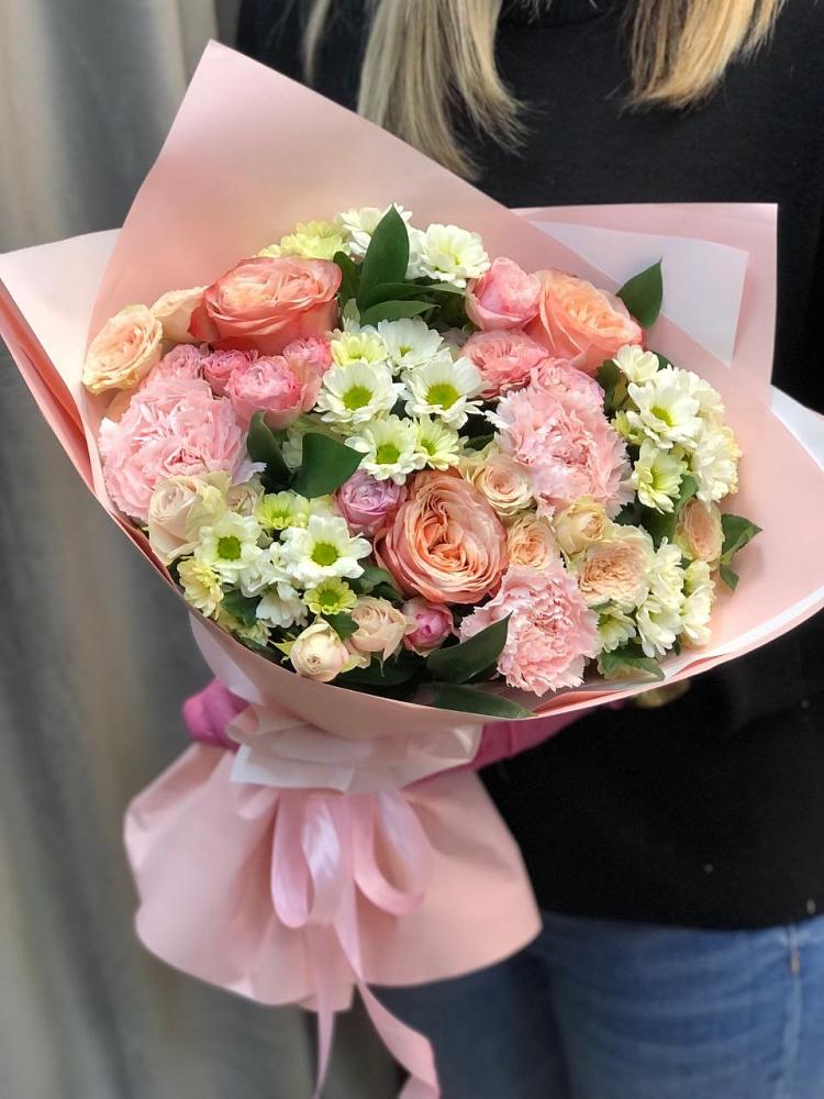 Букет цветов из: Гвоздики, Розы и Хризантемы в Красносельское