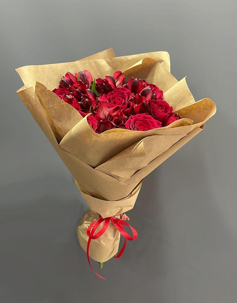 Букет цветов из: Альстромерии и Розы в Красносельское