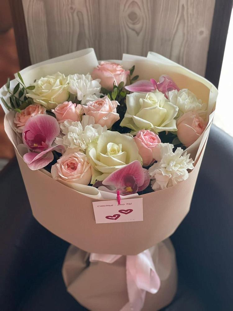 Букет цветов из: Орхидеи, Розы и Гвоздики в Красносельское