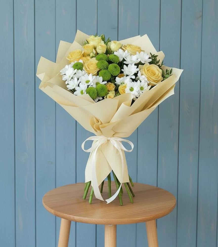 Букет цветов из: Хризантемы и Розы в Красносельское