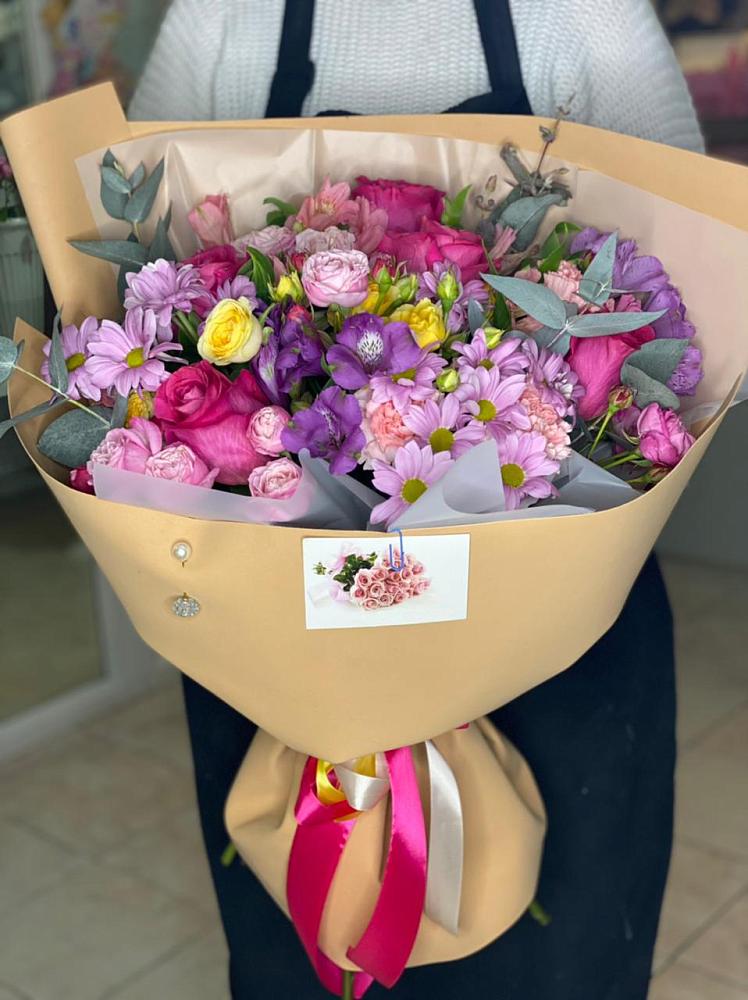 Букет цветов из: Хризантемы, Гвоздики и Альстромерии в Красносельское