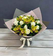 Букет цветов из:  Орхидеи и Розы в Красносельское