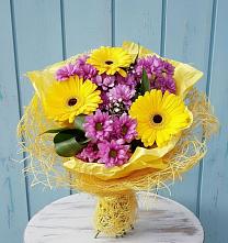 Букет цветов из:  Хризантемы и Герберы в Красносельское