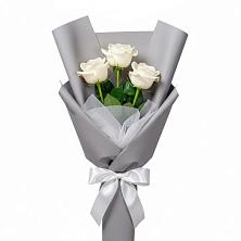 Букет 3 белые розы в Красносельское
