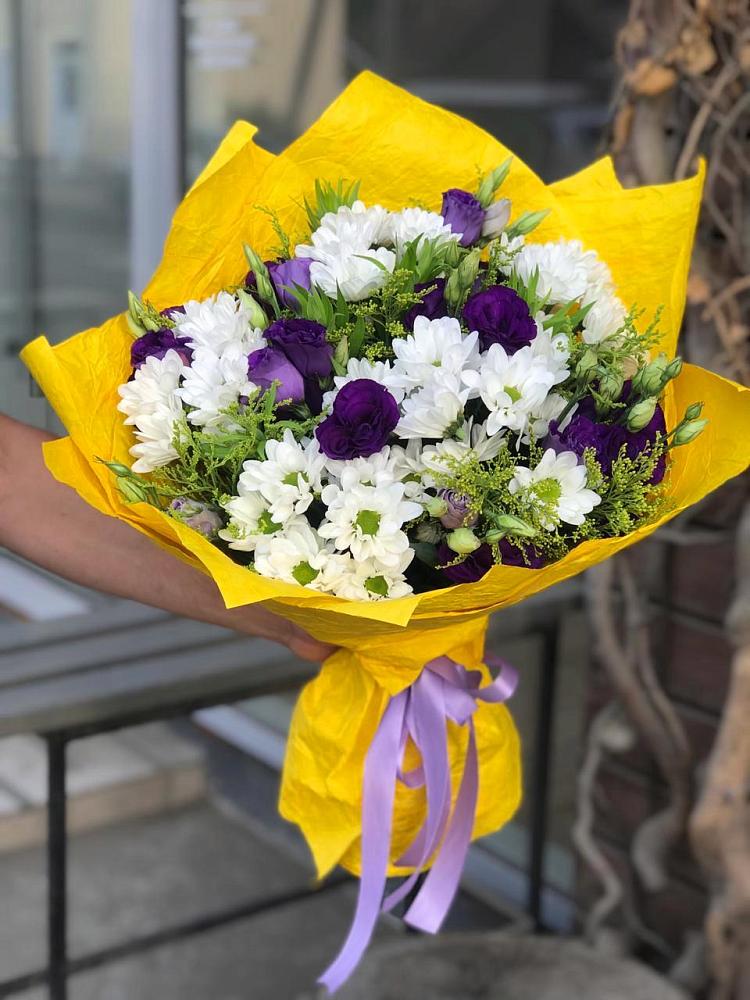 Букет цветов из: Ирисы, Хризантемы и Ромашки в Красносельское