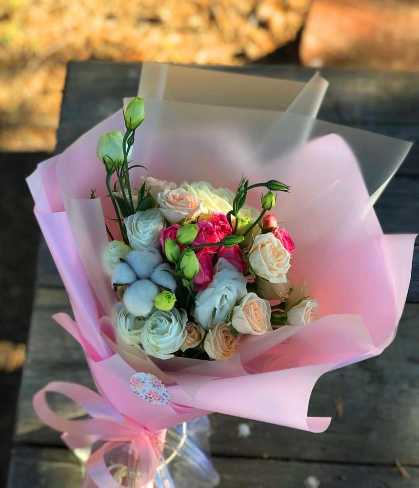 Букет цветов из: Розы и Лизиантусы в Красносельское