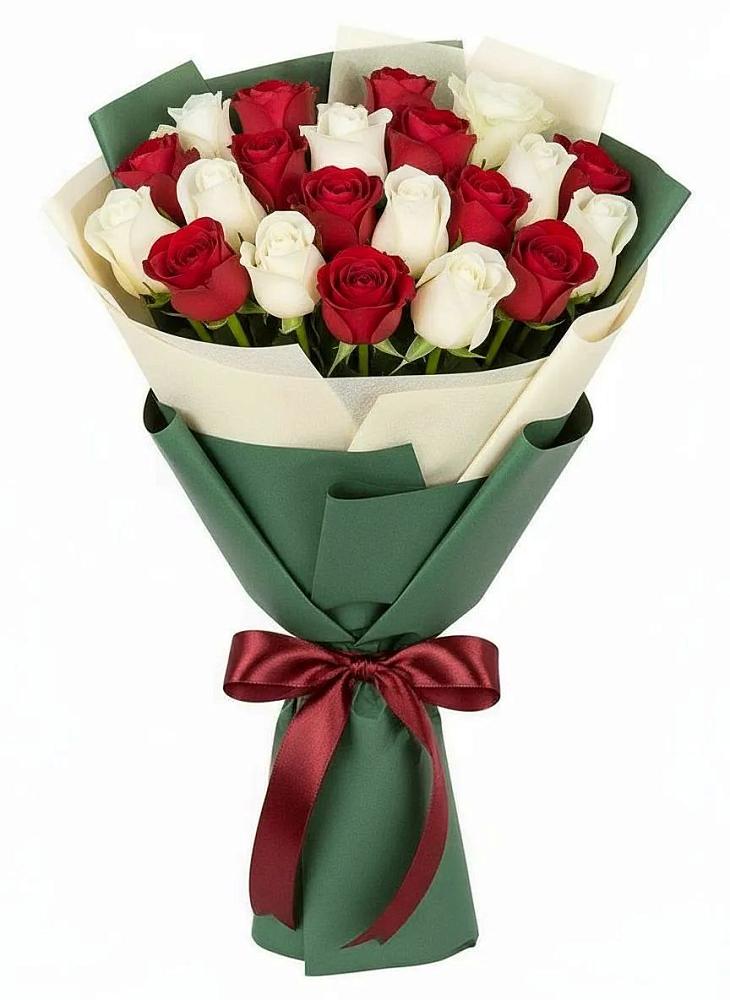 Букет Микс из красных и белых роз в Красносельское