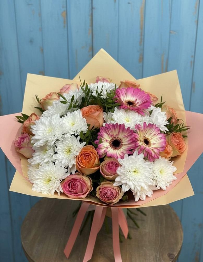 Букет цветов из: Розы, Герберы и Хризантемы в Красносельское