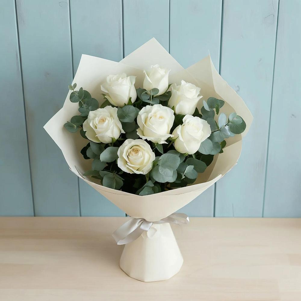 Букет Белые розы в Эвкалипте в Красносельское