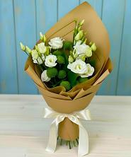 Букет цветов из:  Хризантемы и Лизиантусы в Красносельское