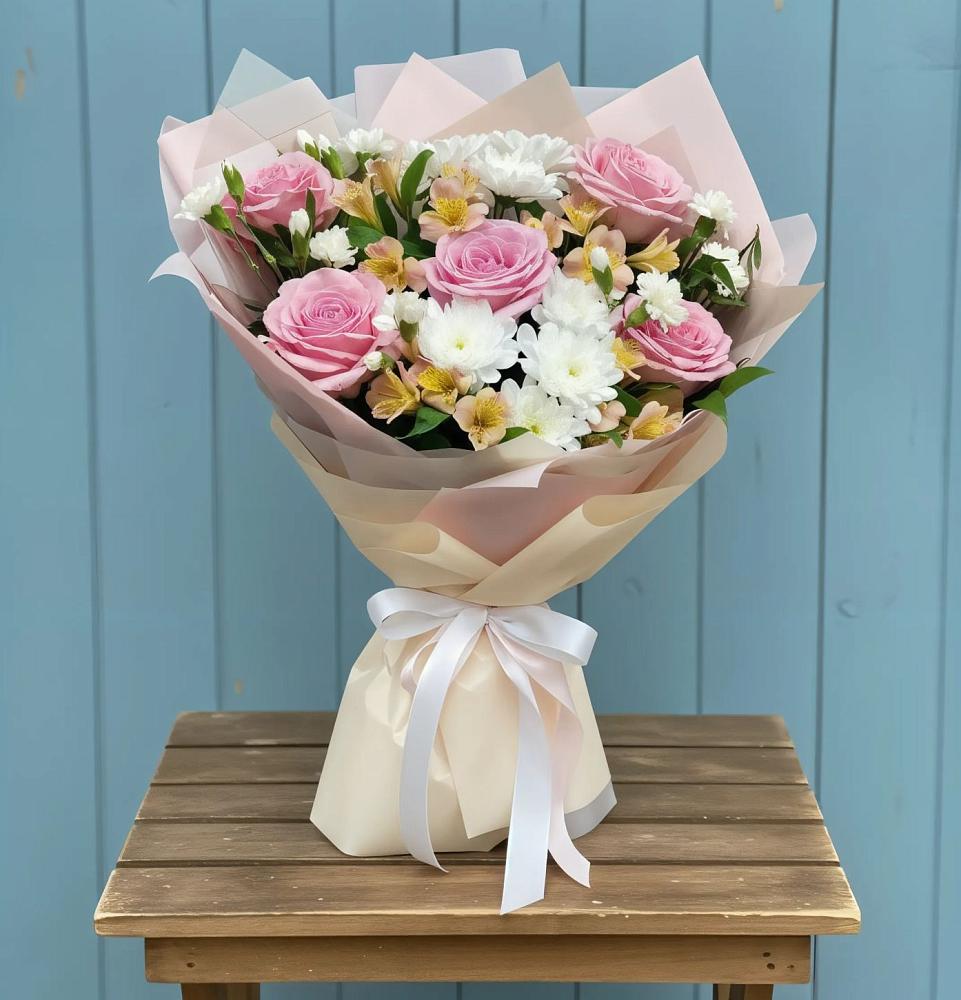 Букет цветов из: Гвоздики, Орхидеи и Розы в Красносельское