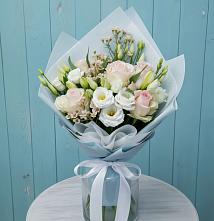 Букет цветов из:  Розы и Лизиантусы в Красносельское