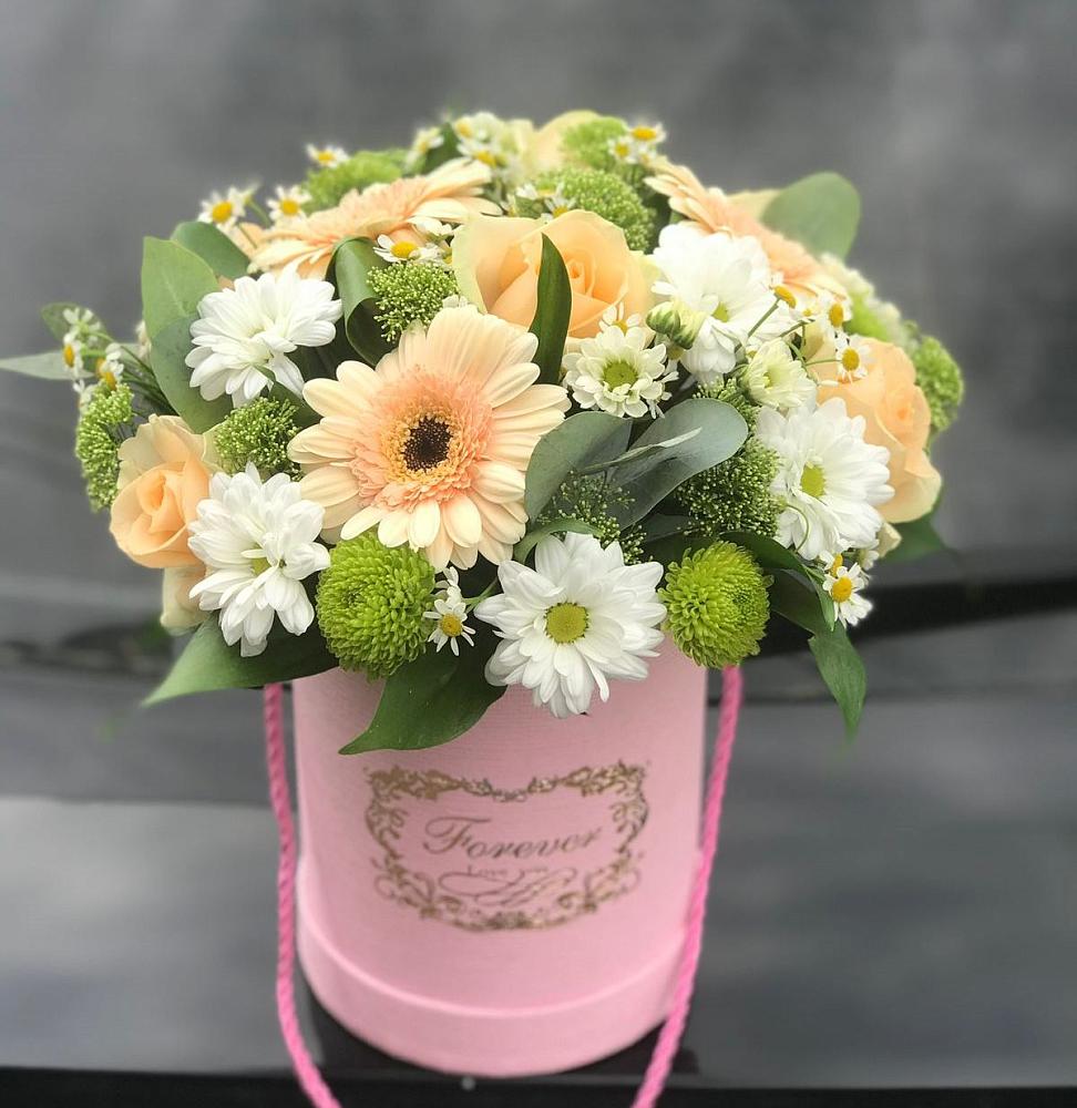 Цветочная композиция из Розы, Герберы и Хризантемы в шляпной коробке в Красносельское