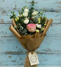 Букет цветов из:  Розы и Лизиантусы в Красносельское