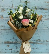 Букет цветов из:  Розы и Лизиантусы в Красносельское