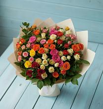 Букет Микс из разноцветных кустовых роз в Красносельское