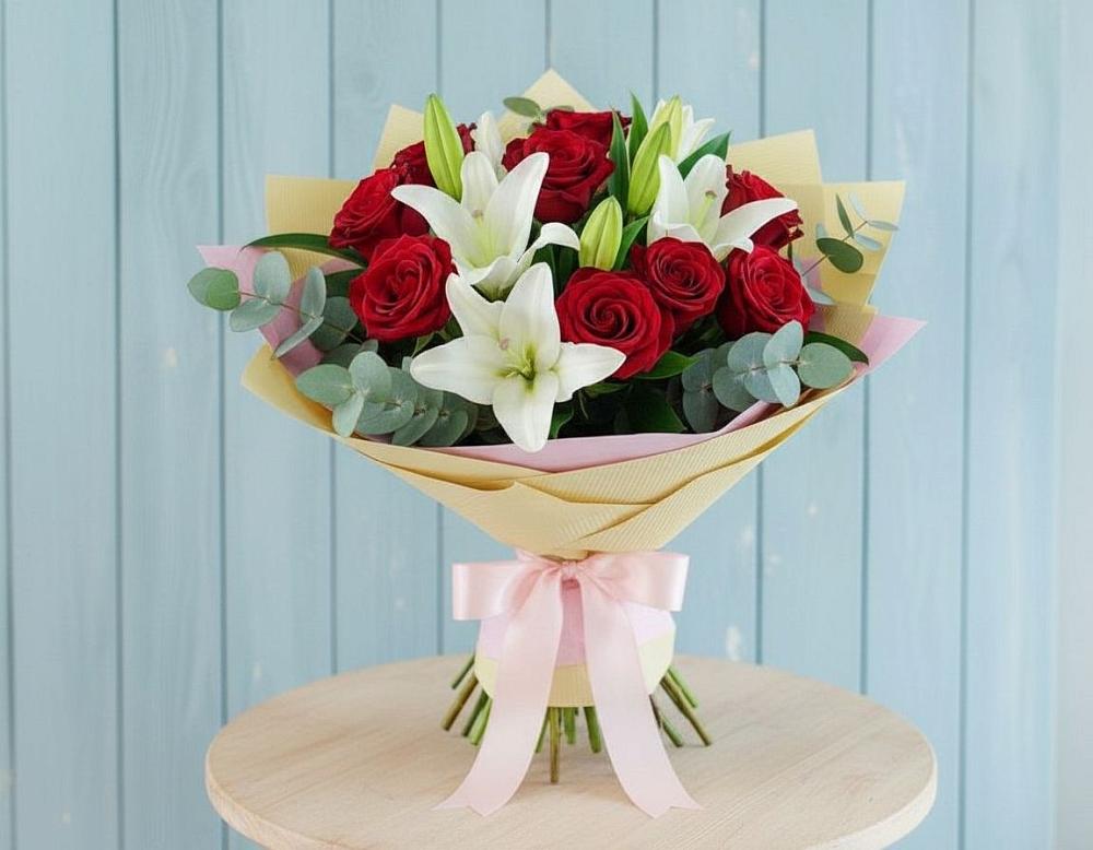 Букет цветов из: Лилии и Розы в Красносельское